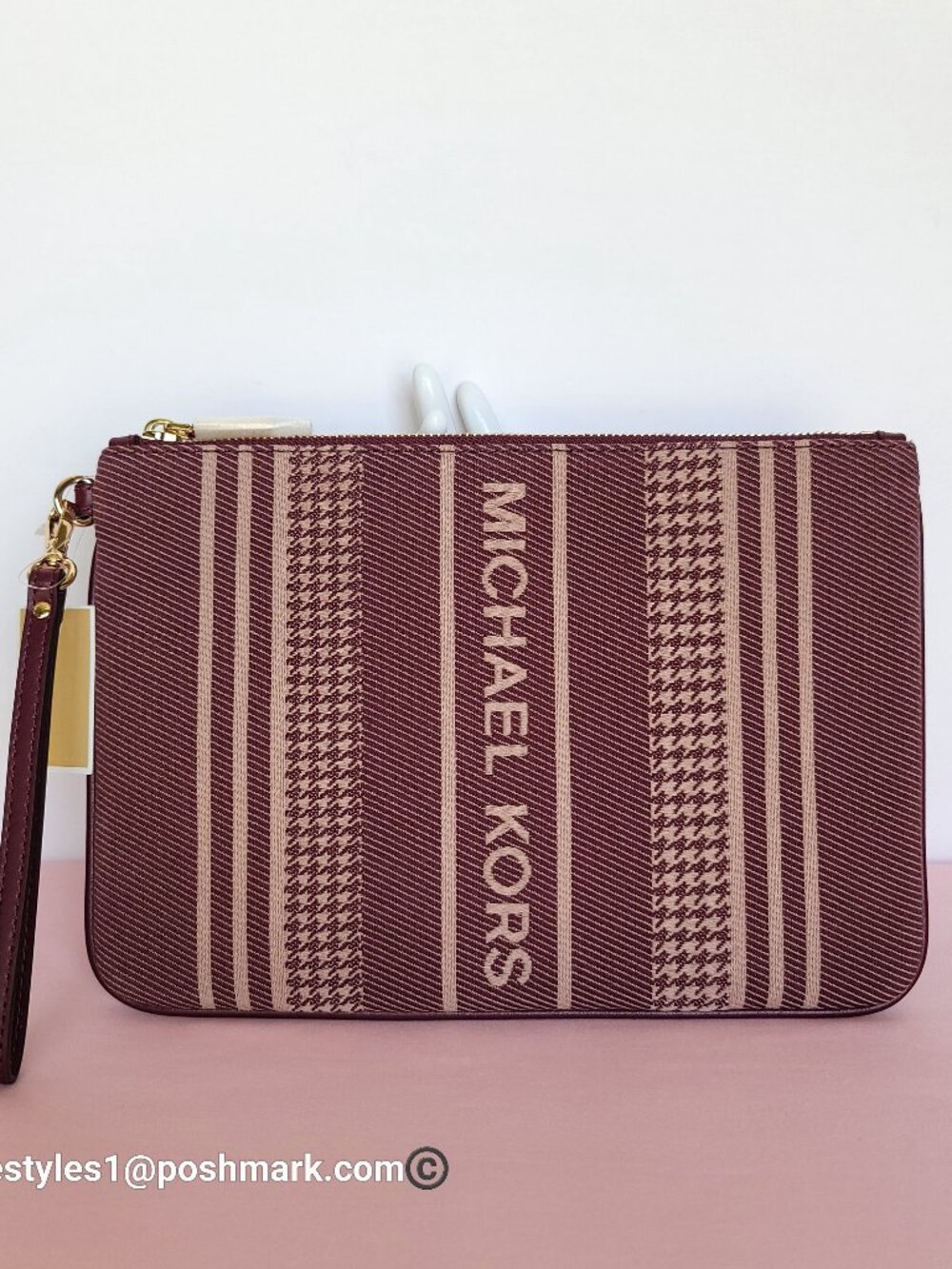 MICHAEL KORS Jet Set Signature Jacquard Large Zip Pouch Wristlet- Dark Berry ⭐
